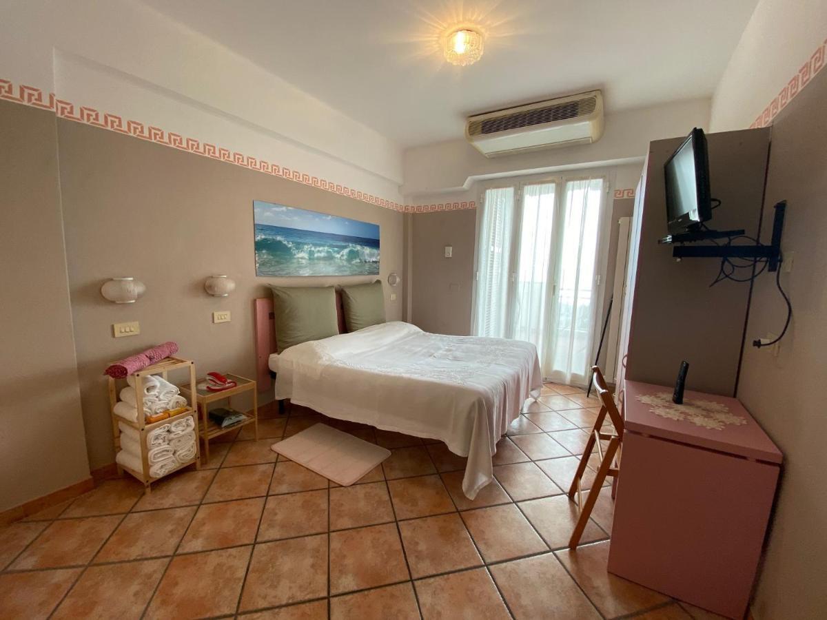 Appartamenti La Pineta Marina dʼMarina dʼAndora Extérieur photo