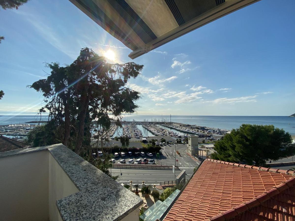 Appartamenti La Pineta Marina dʼMarina dʼAndora Extérieur photo